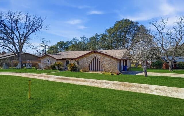 1407 Hospital Blvd, Floresville, TX 78114 — photo 7