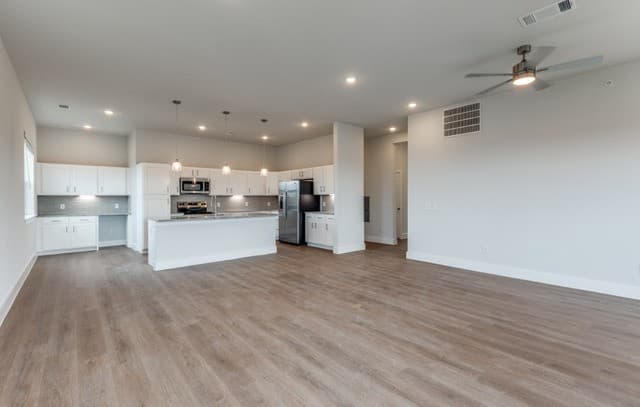 330 E Carson Unit 2302, San Antonio, TX 78208 — photo 2