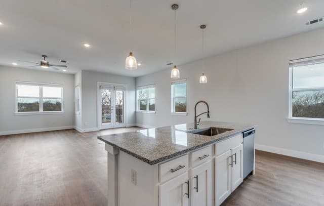 330 E Carson Unit 2302, San Antonio, TX 78208 — photo 3