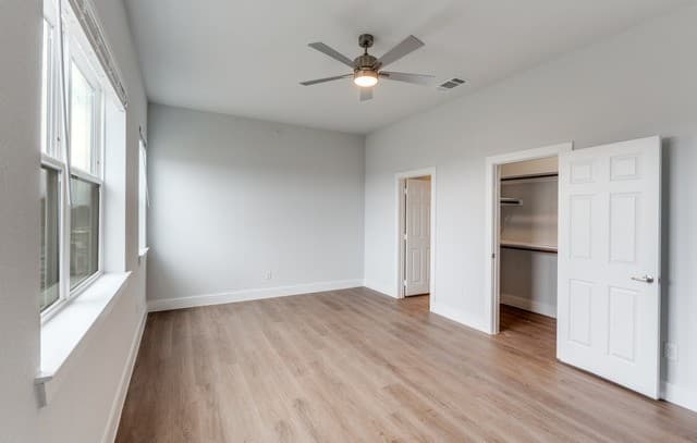 330 E Carson Unit 2302, San Antonio, TX 78208 — photo 7