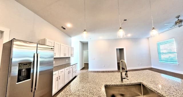 330 E Carson Unit 1202, San Antonio, TX 78208 — photo 2