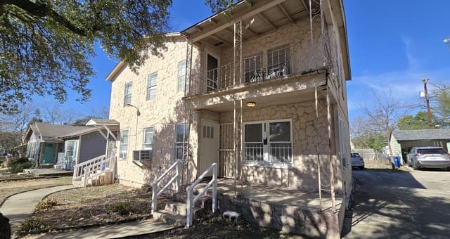 323 Claremont