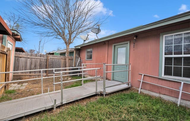 1229 Klondike, San Antonio, TX 78245 — photo 16
