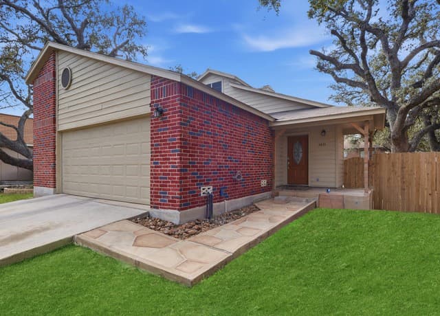 5611  Timber Jack, San Antonio, TX 78250 — photo 2