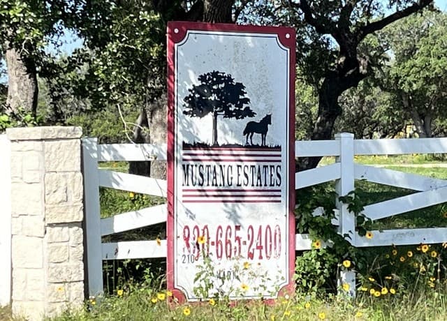 148  Colt, Natalia, TX 78059 — photo 10
