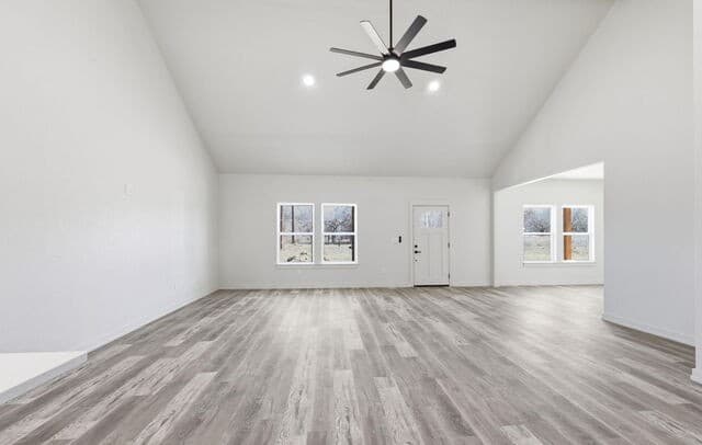 374  County Road 124, Floresville, TX 78114 — photo 11