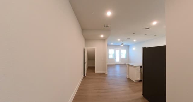 330 E Carson Unit 3103, San Antonio, TX 78208 — photo 3