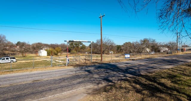 5609 N Fm 3465, Adkins, TX 78101 — photo 2