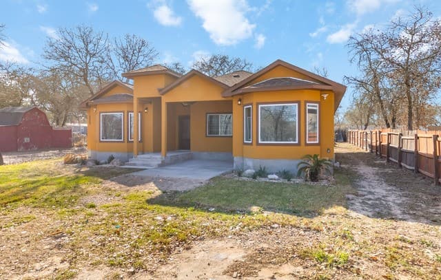 3938  New Mathis, Elmendorf, TX 78112 — photo 4