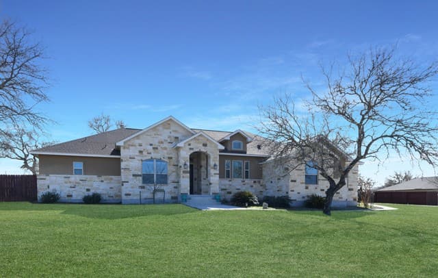 105  Bobby Lynn, Adkins, TX 78101 — photo 2