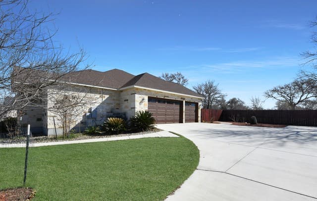 105  Bobby Lynn, Adkins, TX 78101 — photo 5