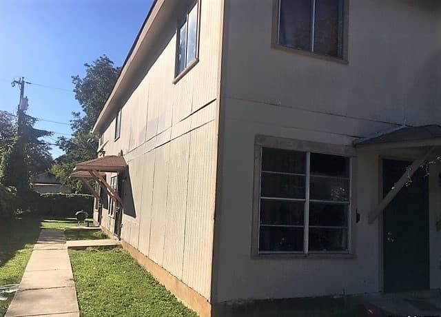 5113  Sierra Unit 2, San Antonio, TX 78214 — photo 2