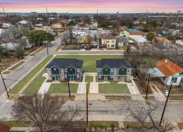 903/907 Dawson
