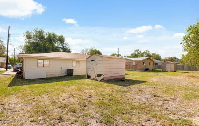 218  Redbud, New Braunfels, TX 78130 — photo 10