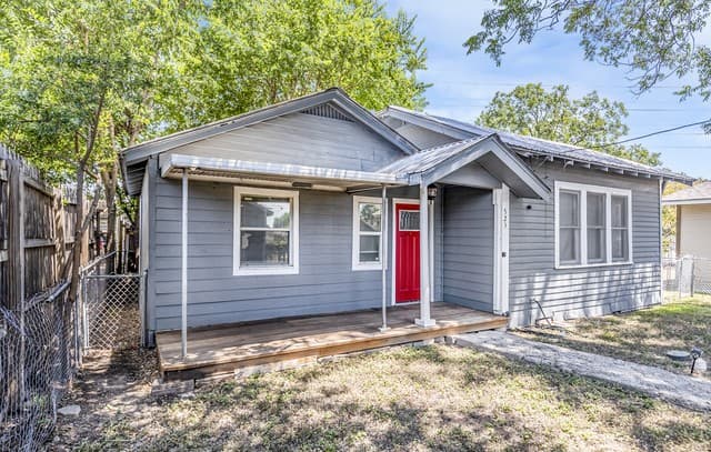 525-527  McKinley, San Antonio, TX 78210 — photo 3