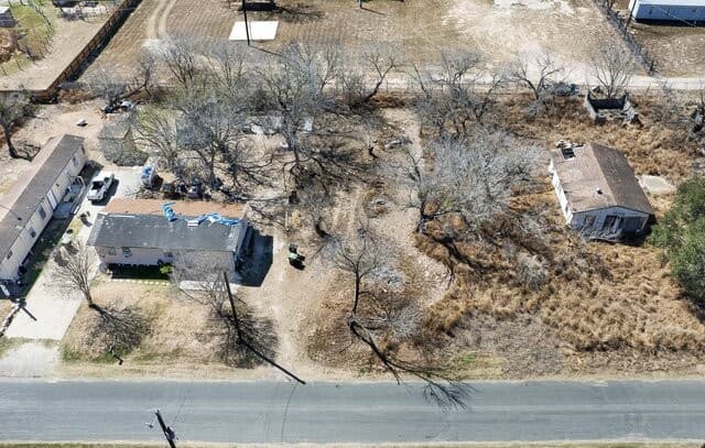 18829  Lagloria Rd, Elmendorf, TX 78112 — photo 7