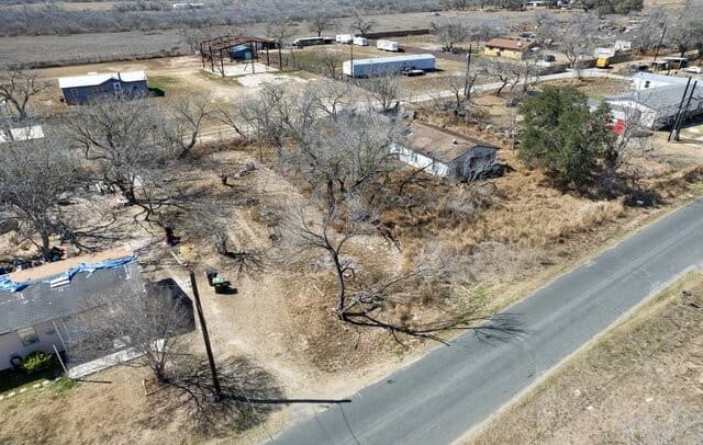 18829  Lagloria Rd, Elmendorf, TX 78112 — photo 9