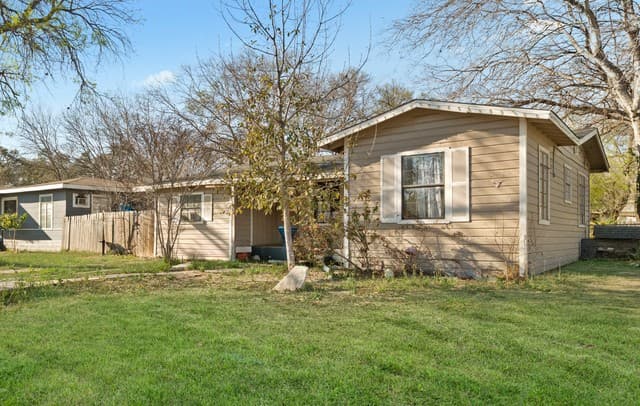 241  Archimedes Dr, San Antonio, TX 78223 — photo 2
