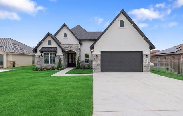 15509 York Ln