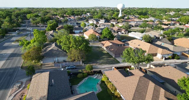 5906  Brook Fls, Windcrest, TX 78239 — photo 5