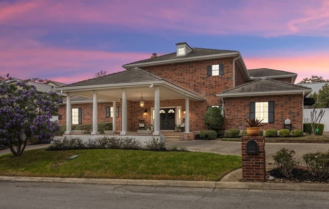 4123 Cliff Oaks