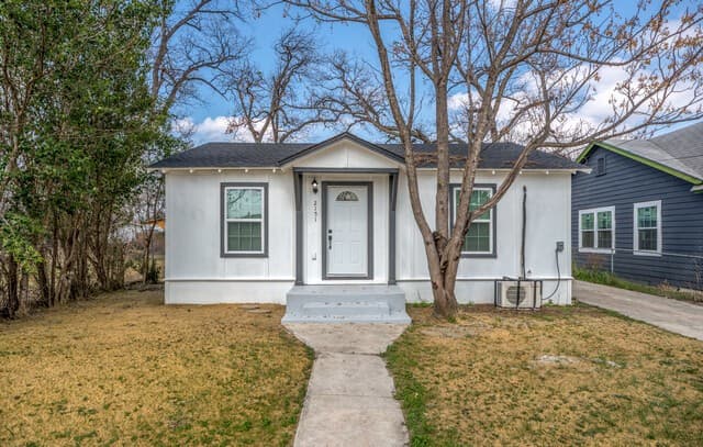 2151 E Crockett