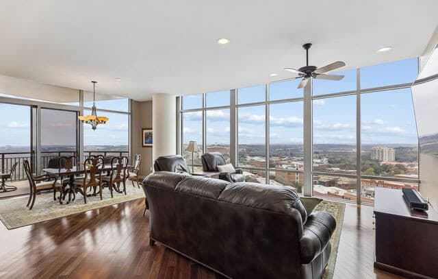 4242 Broadway Unit 1504