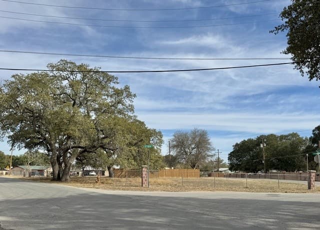 00  Washington, Devine, TX 78016 — photo 4