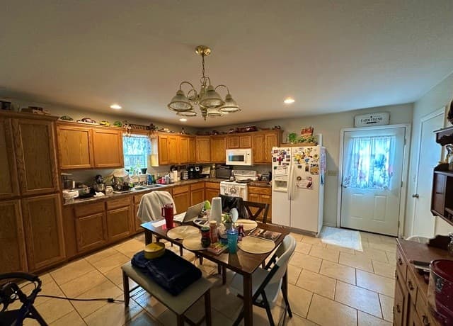 279  Edwards Ave, Charlotte, TX 78011 — photo 5