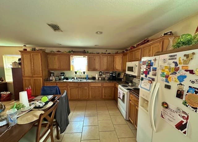 279  Edwards Ave, Charlotte, TX 78011 — photo 6