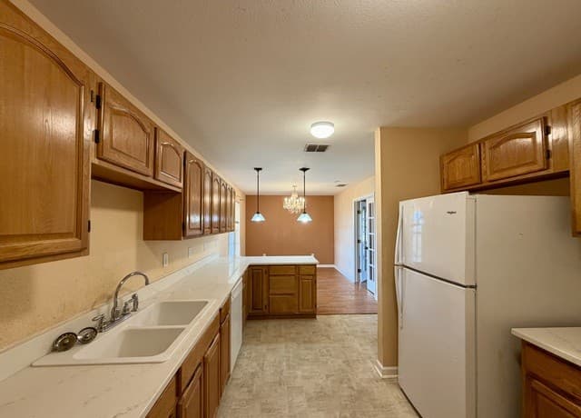 1550  County Road 300, Jourdanton, TX 78026 — photo 11