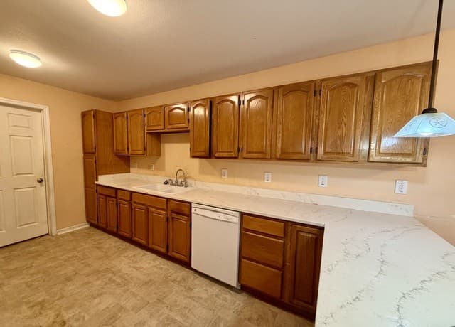 1550  County Road 300, Jourdanton, TX 78026 — photo 12