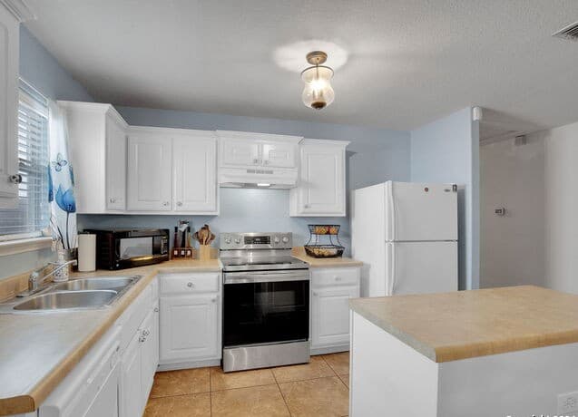 11122  Indian Cyn, San Antonio, TX 78252 — photo 2