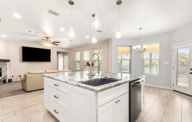 2854  Lakehills, San Antonio, TX 78251 — photo 9