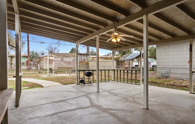 214  Schmeltzer Ln, San Antonio, TX 78213 — photo 4