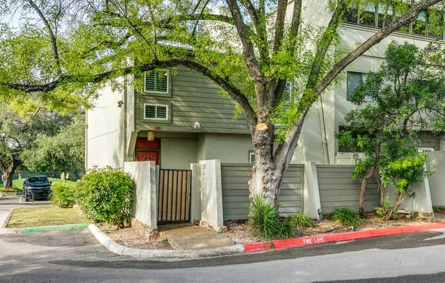 3102  Eisenhauer Unit B 20, San Antonio, TX 78209 — photo 2