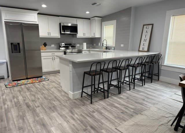 1607 N Pine Street, San Antonio, TX 78208 — photo 2