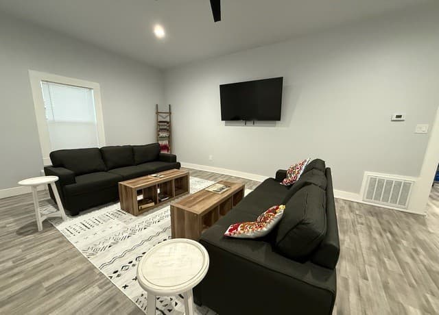 1607 N Pine Street, San Antonio, TX 78208 — photo 5