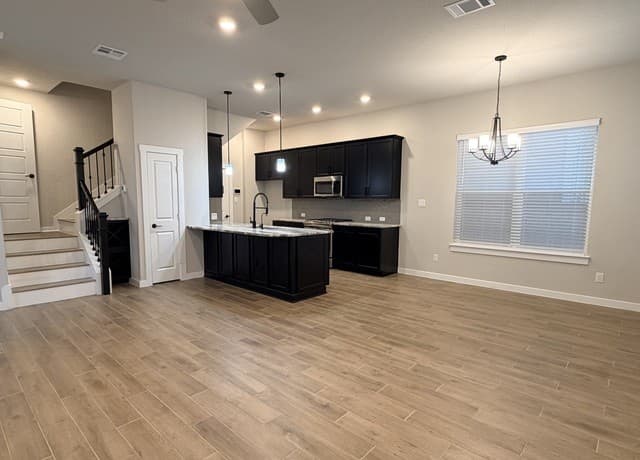 5843  Whitby Rd Unit 30, San Antonio, TX 78240 — photo 4