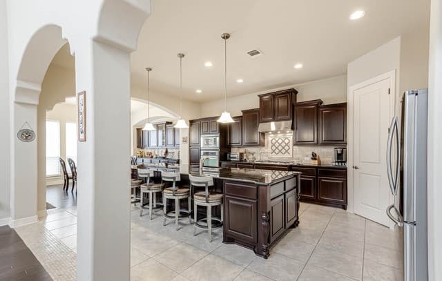 22522  Viajes, San Antonio, TX 78261 — photo 17
