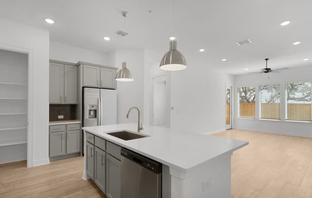 3523  N. Loop 1604 East Unit 201, San Antonio, TX 78247 — photo 8