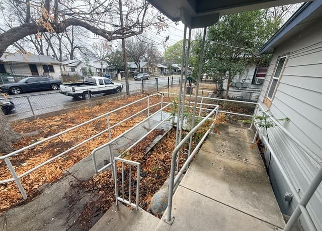 207 29th, San Antonio, TX 78237 — photo 2