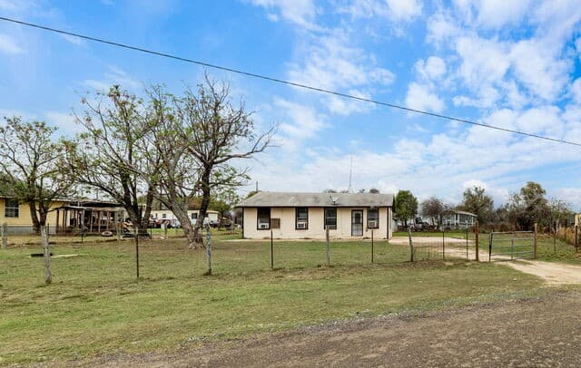 844 County Road 6846