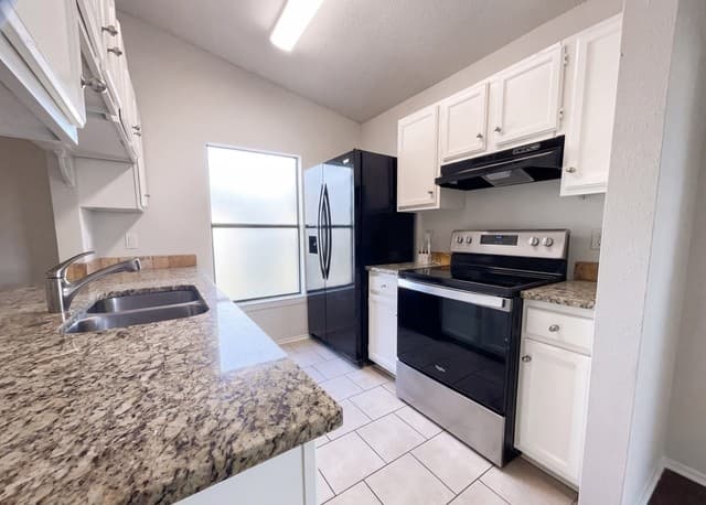 15009  Winter View, San Antonio, TX 78247 — photo 2