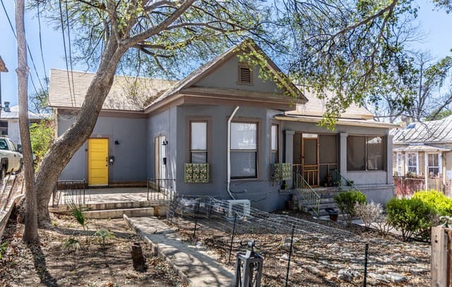 426  Woodlawn Unit 1