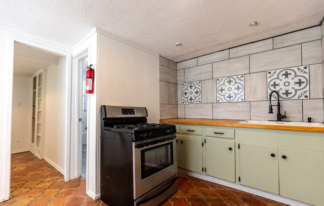 426  Woodlawn Unit 1, San Antonio, TX 78212 — photo 10