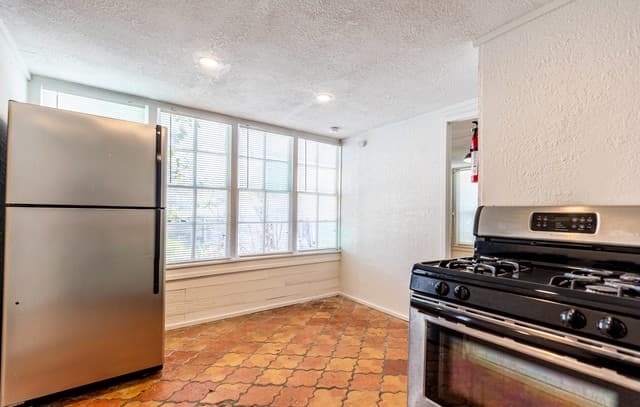 426  Woodlawn Unit 1, San Antonio, TX 78212 — photo 12