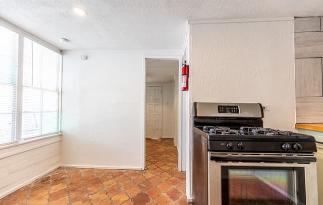 426  Woodlawn Unit 1, San Antonio, TX 78212 — photo 16