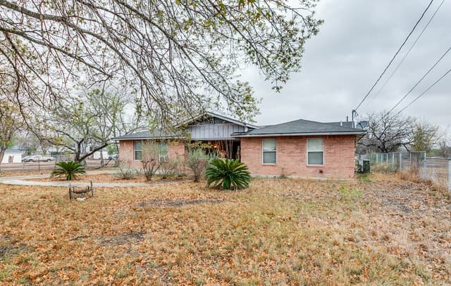 1551 W Villaret, San Antonio, TX 78224 — photo 2