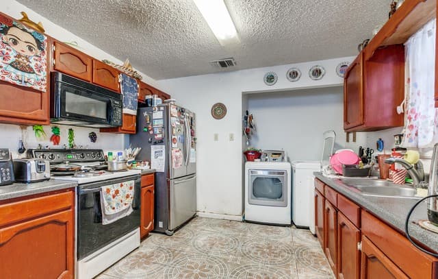 1551 W Villaret, San Antonio, TX 78224 — photo 8